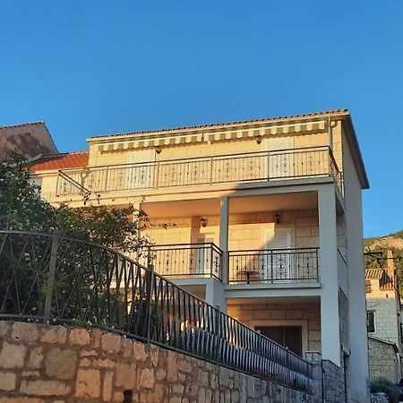 Apartments Villa Beba Komiža Eksteriør billede