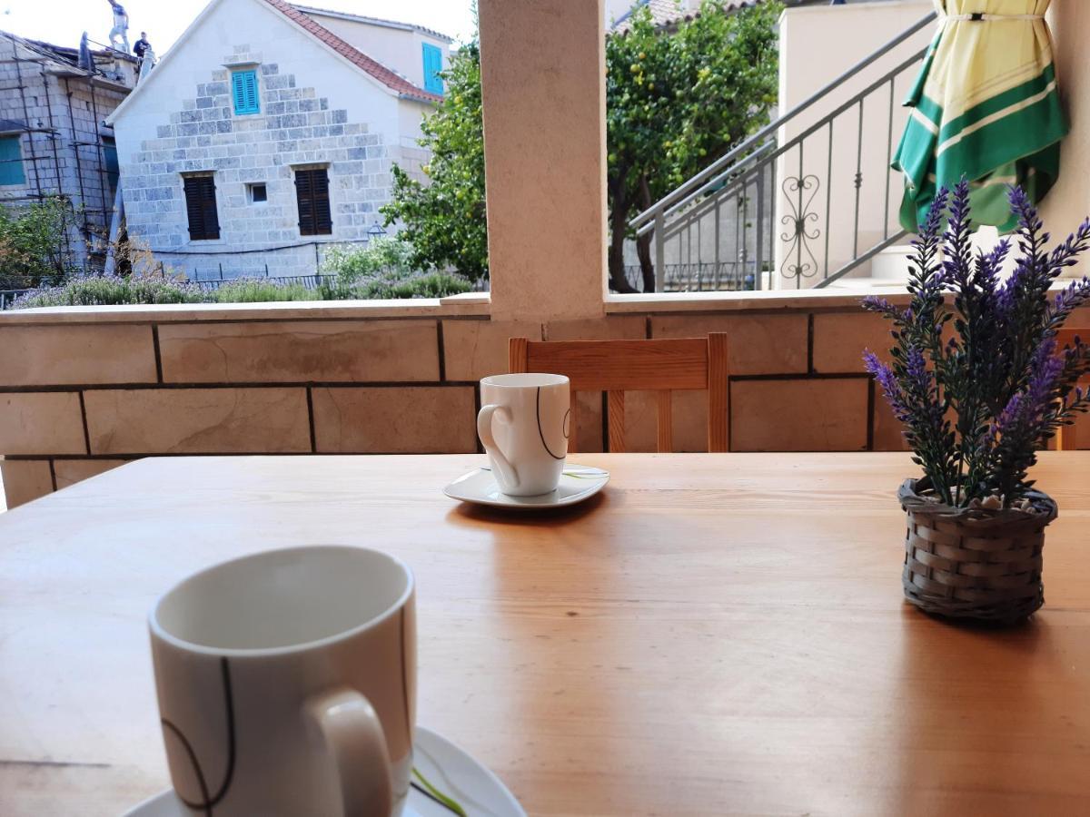 Apartments Villa Beba Komiža Eksteriør billede