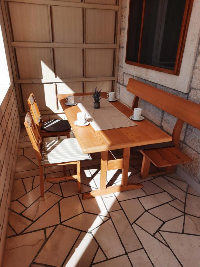 Apartments Villa Beba Komiža Eksteriør billede
