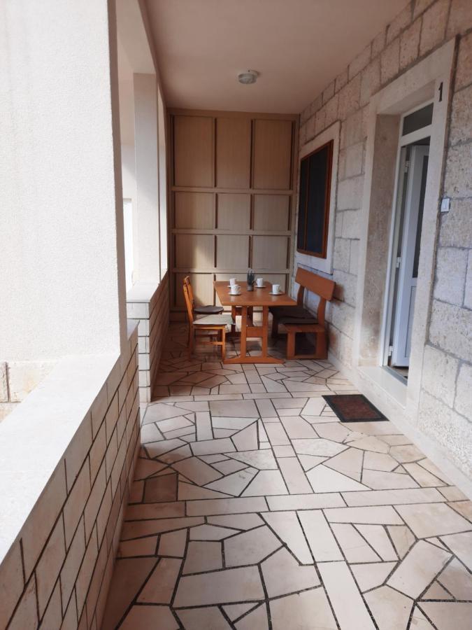 Apartments Villa Beba Komiža Eksteriør billede