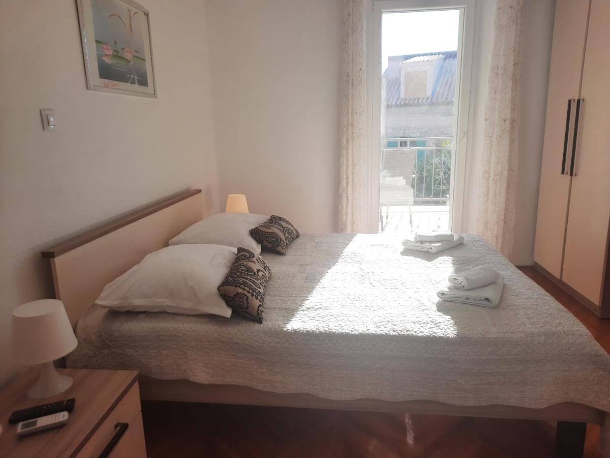 Apartments Villa Beba Komiža Eksteriør billede