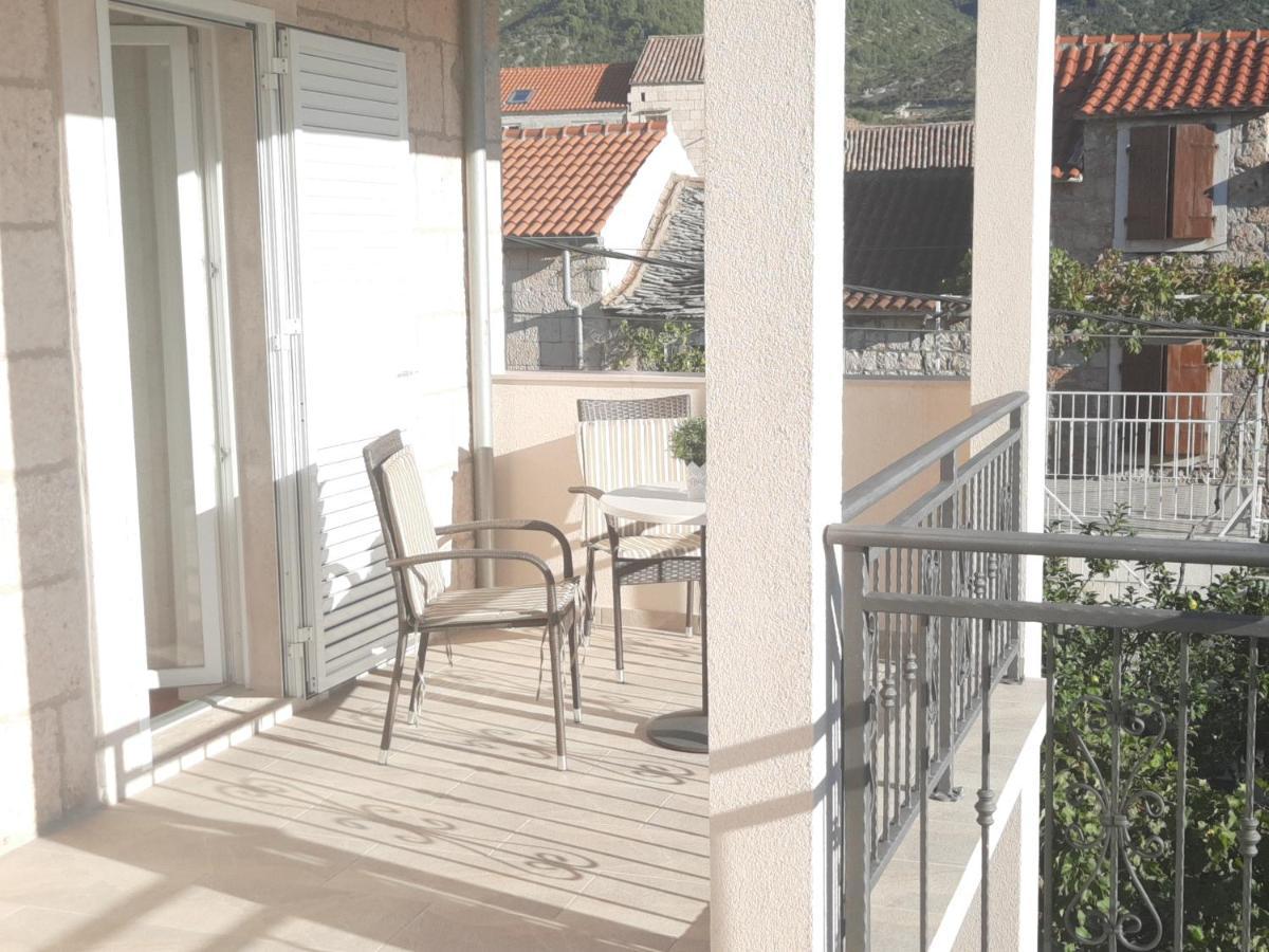 Apartments Villa Beba Komiža Eksteriør billede