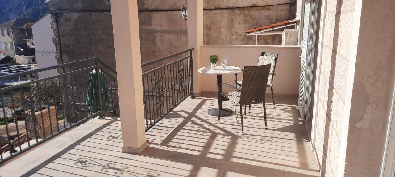 Apartments Villa Beba Komiža Eksteriør billede