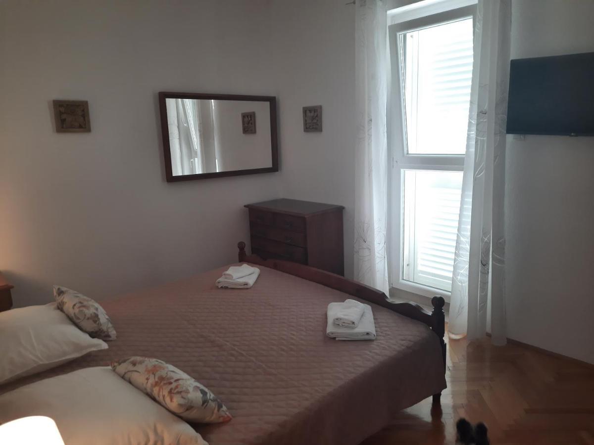 Apartments Villa Beba Komiža Eksteriør billede