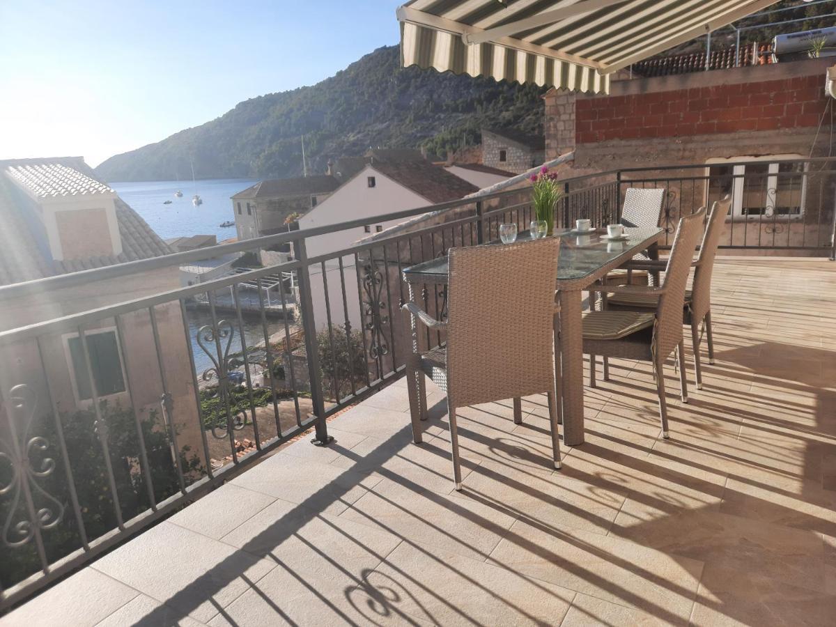 Apartments Villa Beba Komiža Eksteriør billede