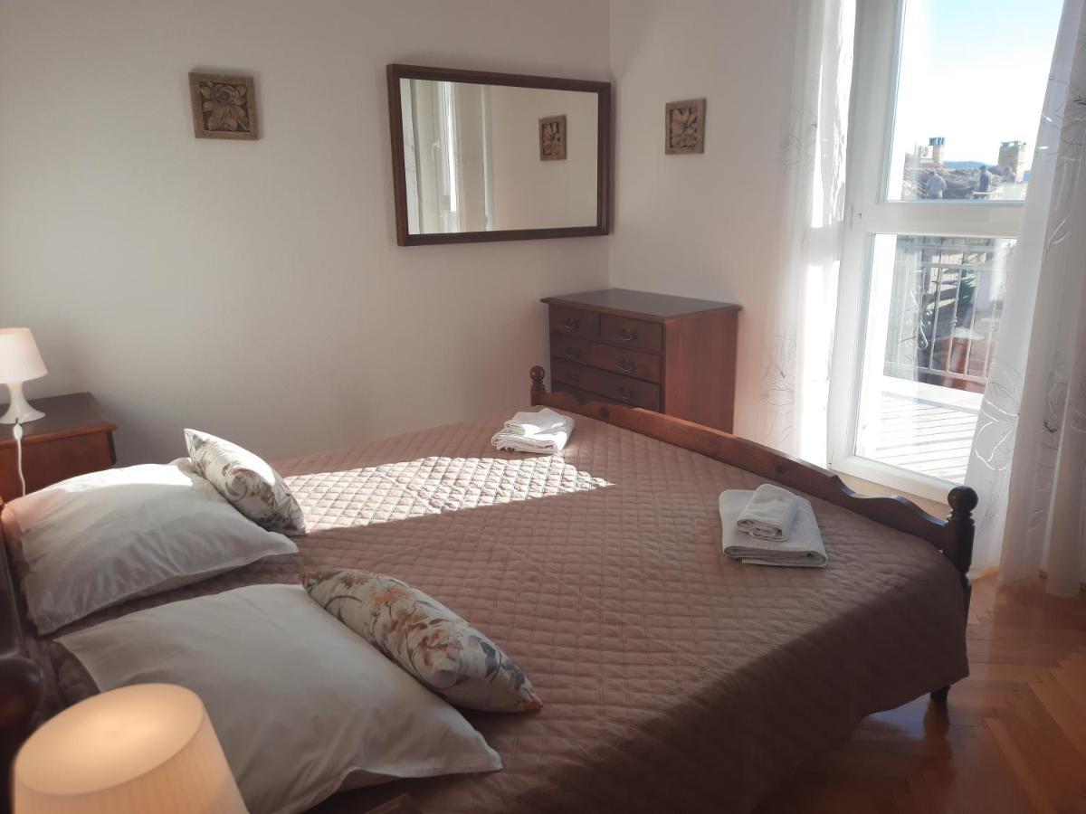 Apartments Villa Beba Komiža Eksteriør billede