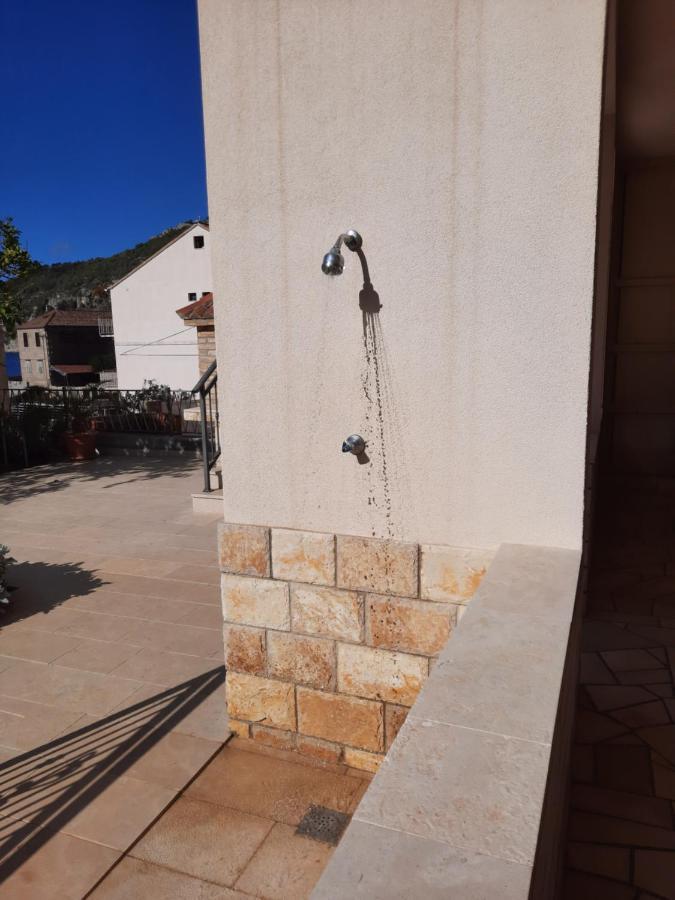 Apartments Villa Beba Komiža Eksteriør billede